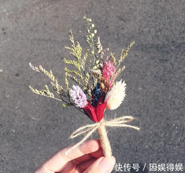 点击@精致胸花指南,创意搭配出色吸睛都在这里了,点击领取