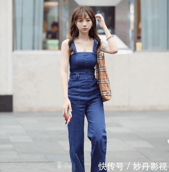 「选择」素人街拍: 穿搭变换无常, 你中意哪一款我选择第三位