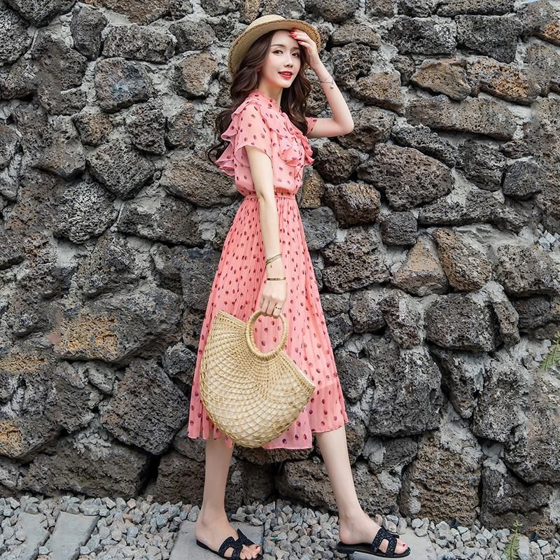 今年流行这样的“沙滩裙”，比比基尼还撩人，震撼所有人的眼球