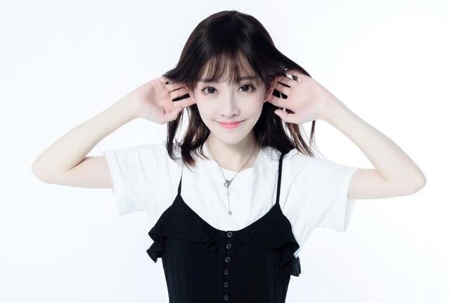 冯提莫有过一段婚姻?曝光她跟斗鱼主播饼干狂