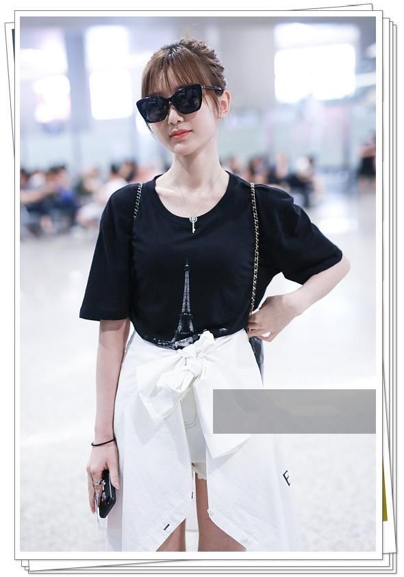 没毛晓彤少女脸真别把衬衫系腰上，像谢娜一样秒变女汉子就尴尬了