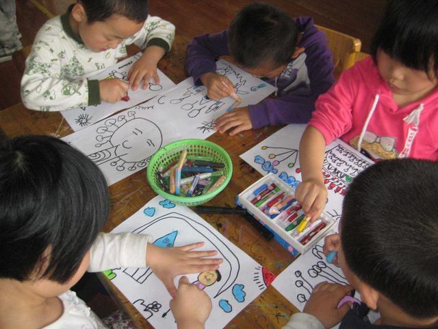 老师家长群发错消息，家长看后怒称要退学，网友评论：很现实