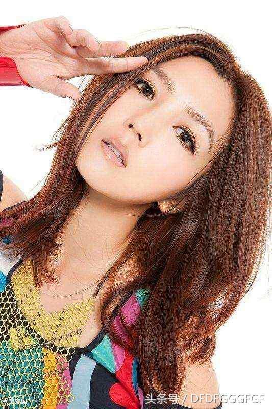 何洁离婚另有隐情？深夜否认“出轨”，新恋情获军嫂张馨予力挺！