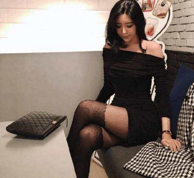 街拍: 我以为图2最好看, 当我看到图3让我好几天睡不着!