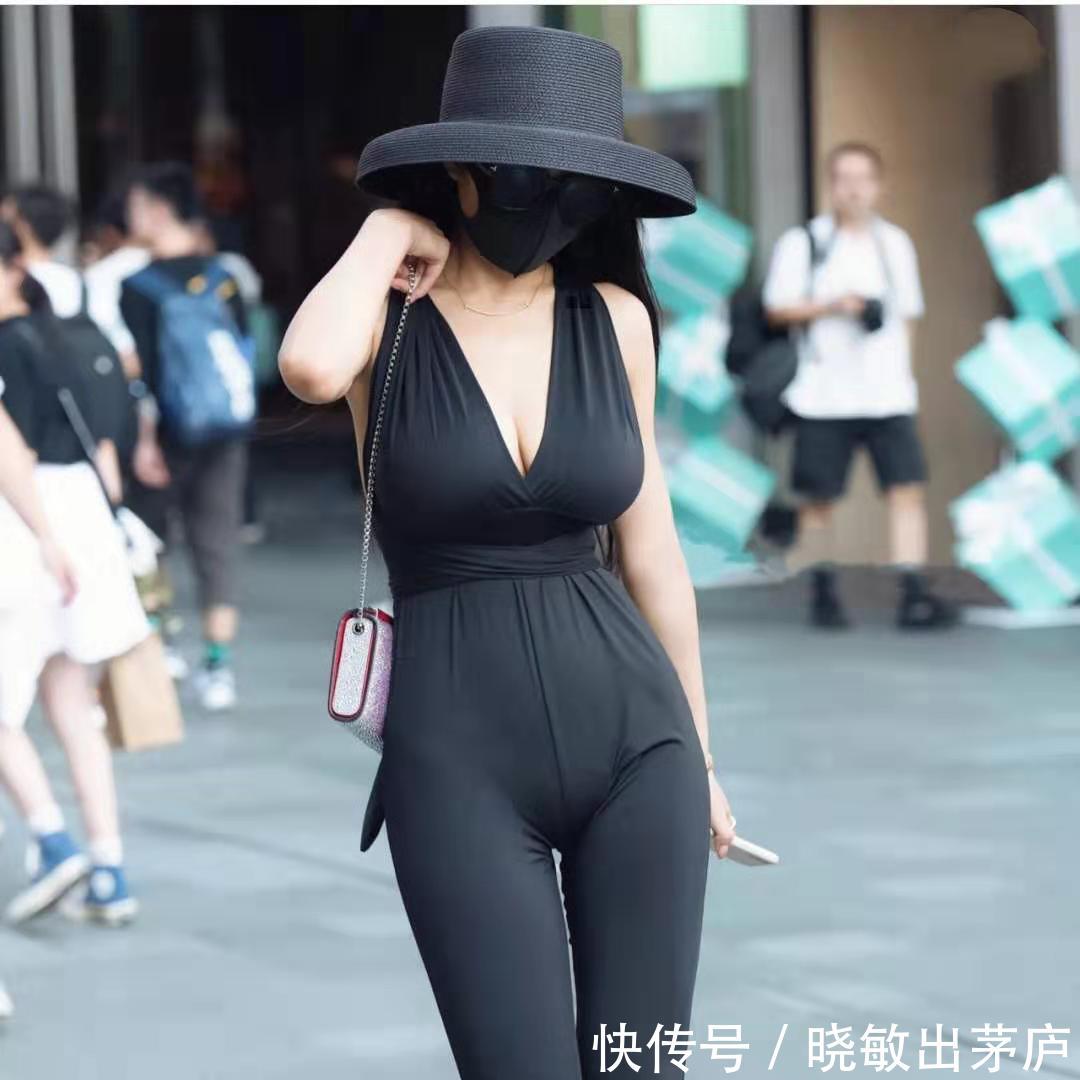  [美女]黑色装美女，温柔又神秘的美感
