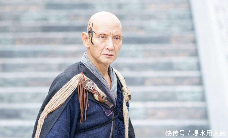 『超高』孟非晒年轻时旧照,头发浓密颜值超高,和如今的光头大叔判若两人
