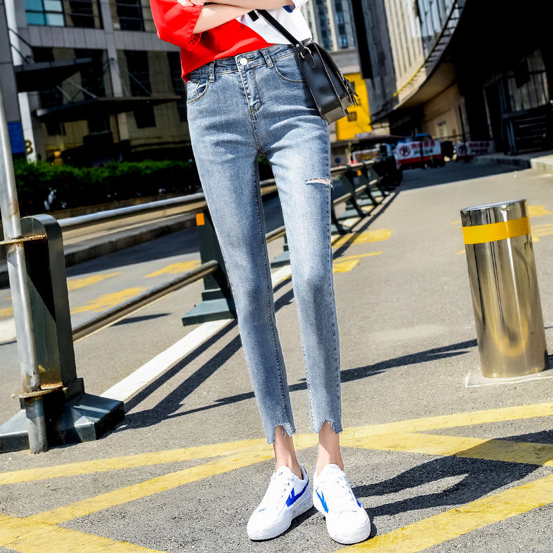 还再穿老土的打底裤,看看新款小脚裤,洋气的不得了