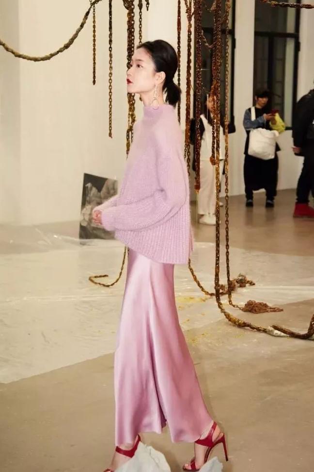 王菲和袁泉气质出众的秘诀：花几十万整容不如先解决这些？！