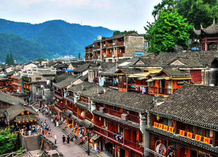 曾与丽江古城齐名,因148元门票跌落神坛,今免费开放急盼游客