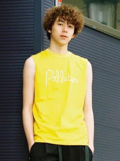 为什么女生穿背心很性感，男生穿就像老大爷!