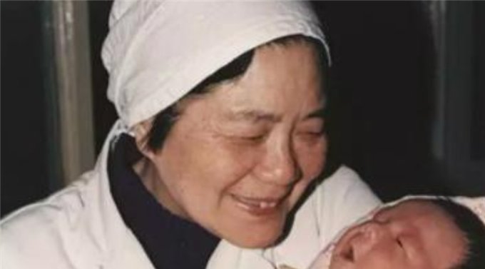  中国■31年过去了，那个中国首例试管婴儿在1988年诞生，如今过