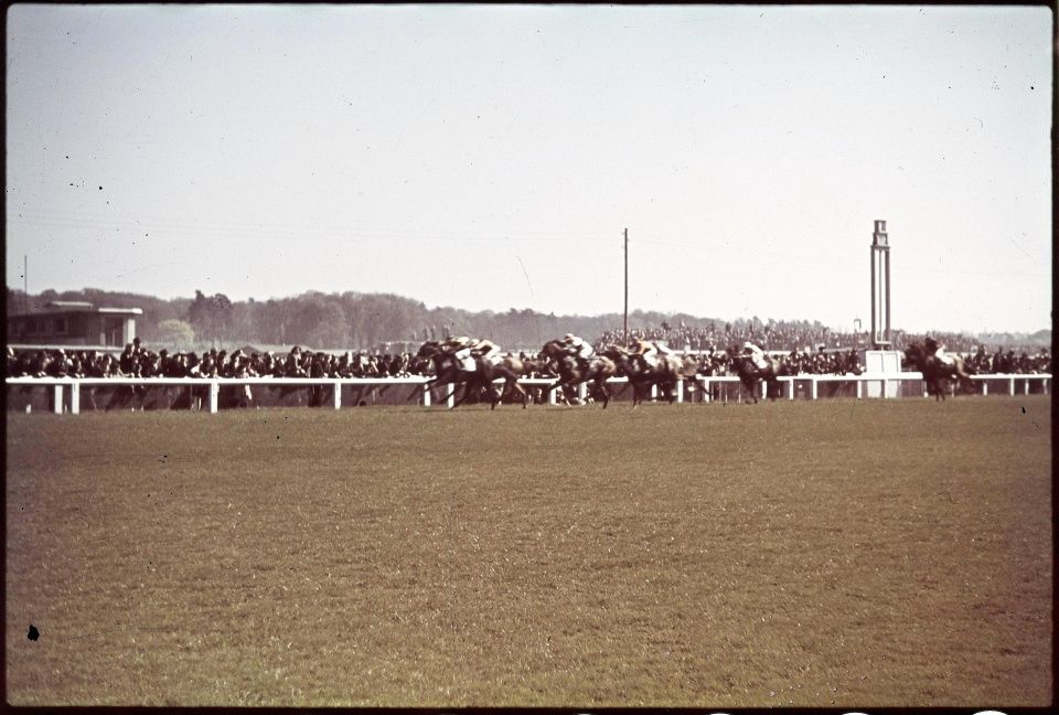 德军占领下的巴黎上色高清老照片 马照跑舞照跳 亡国痛看不到