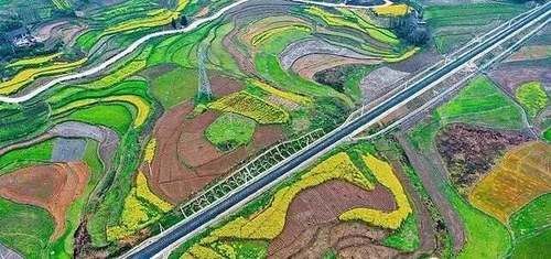  日前■瓮马铁路计划5月30日前开通！贵州首条自建自营地方铁路有新进展