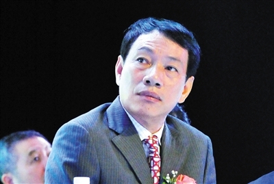 穷小子变身福建首富，发家从卖树做起，身家数百亿