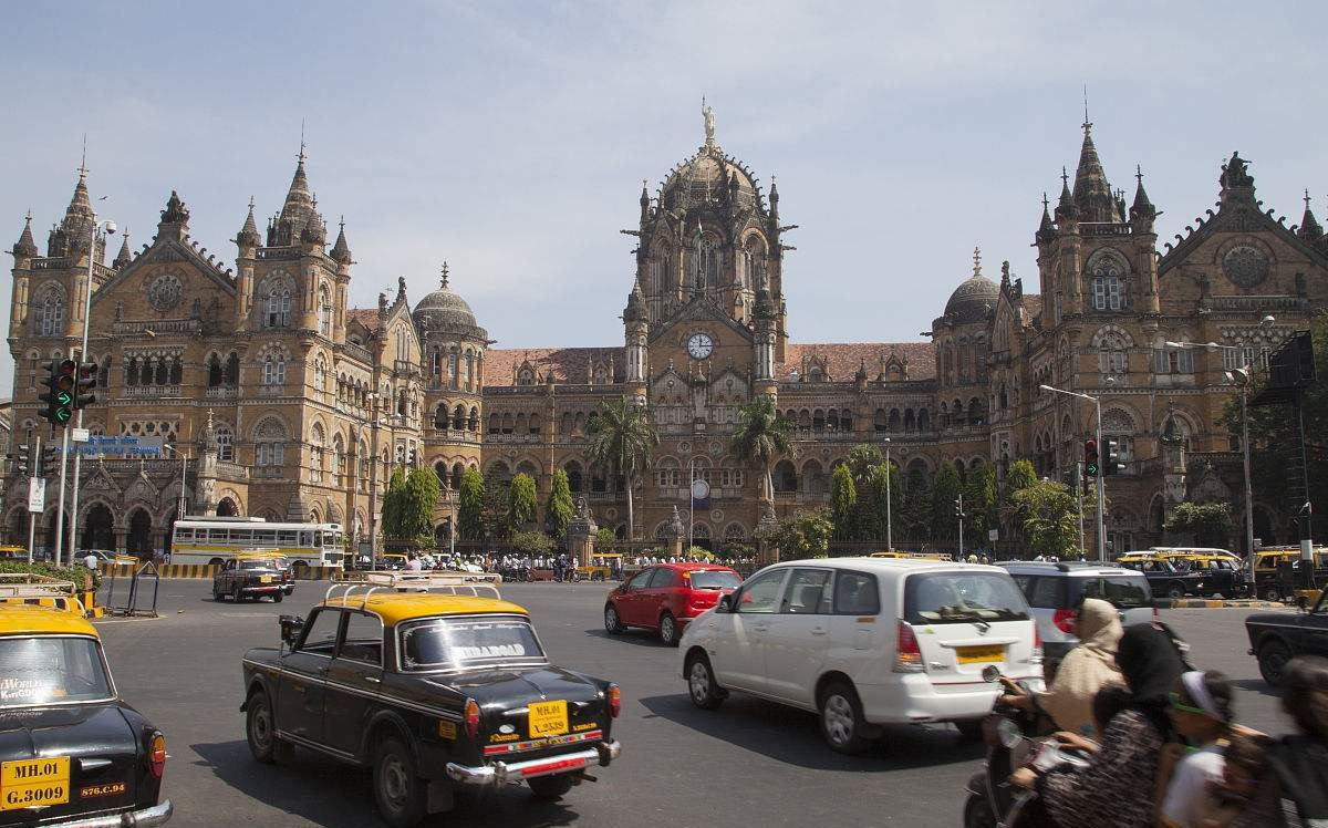 亚洲最打脸国家:号称10年超中国,现当地专家称至少要125年