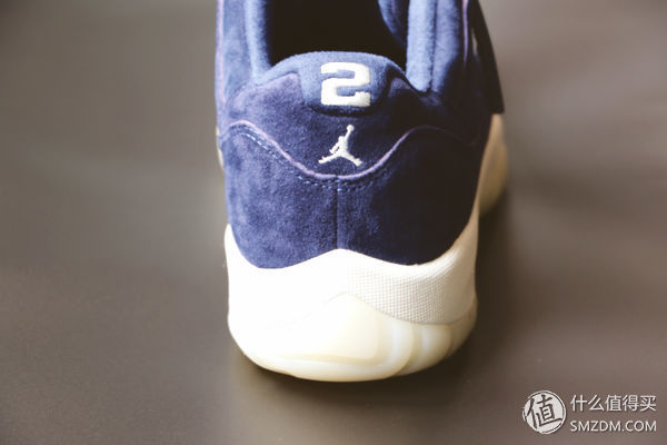 AJ11 Low RE2PECT 蓝麂皮开箱，论一双球鞋是怎样成为艺术品的