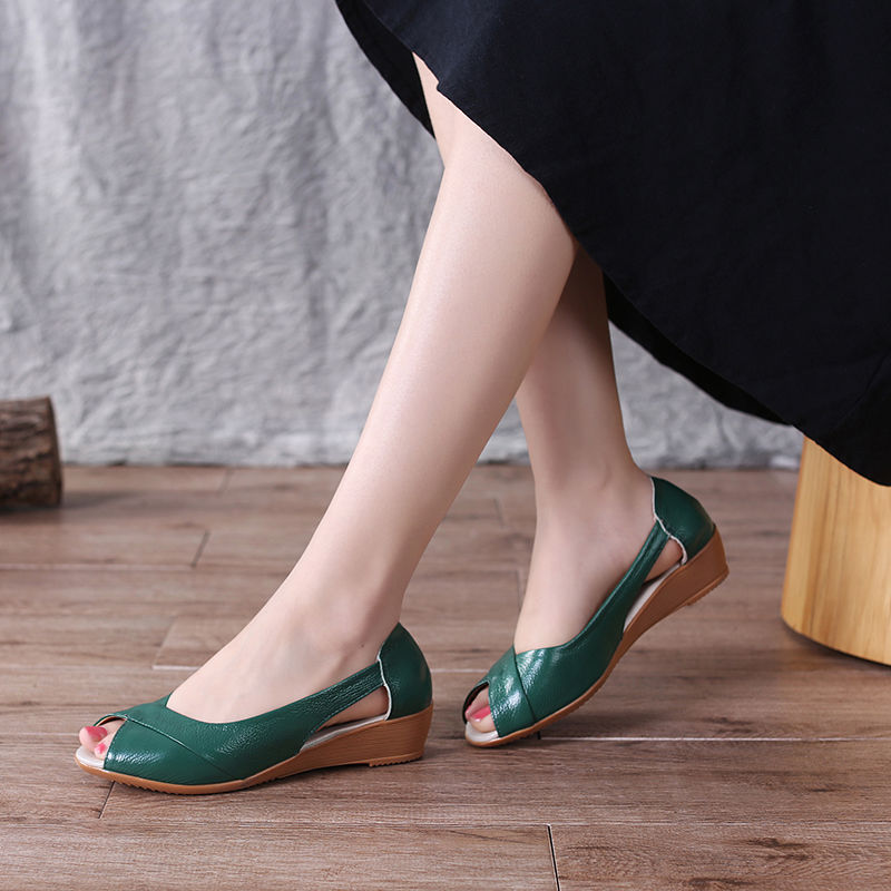 9月刚上新妈妈鞋，甩高跟鞋九条街，60岁妈妈穿上，防滑又养脚