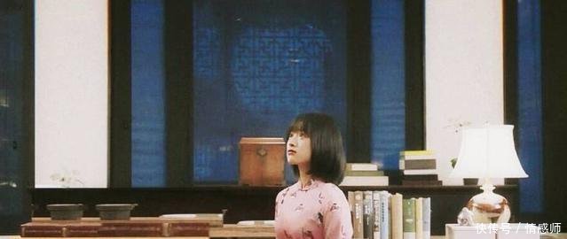 沈月穿粉色旗袍，成全剧最好看的造型，但镜头向下移时我沉默了！