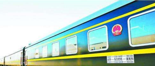 中国最贵的火车票，是飞机票的三倍，但经常票卖的一票难求！