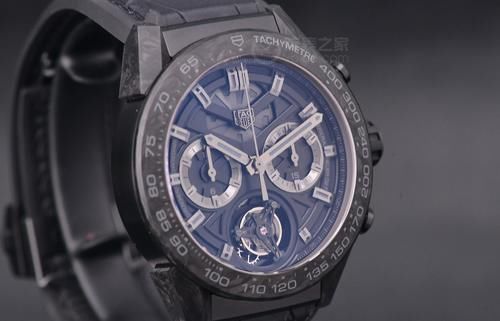  [系列]“赛车场上的黑色旋风” 品鉴泰格豪雅卡莱拉系列碳纤维陀飞轮幻影腕表