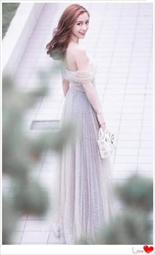 当21岁张雪迎撞上29岁杨颖，网友：寡淡脸与明艳脸的差距一目了然