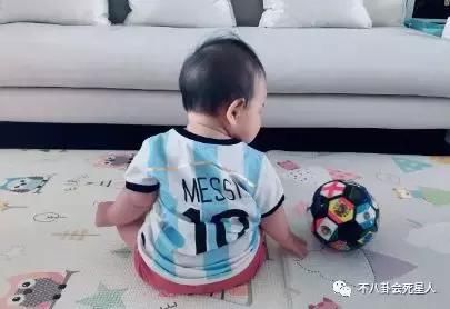 女演员坐周一围大腿两人有暧昧？朱丹做了这件事谣言不攻自破！