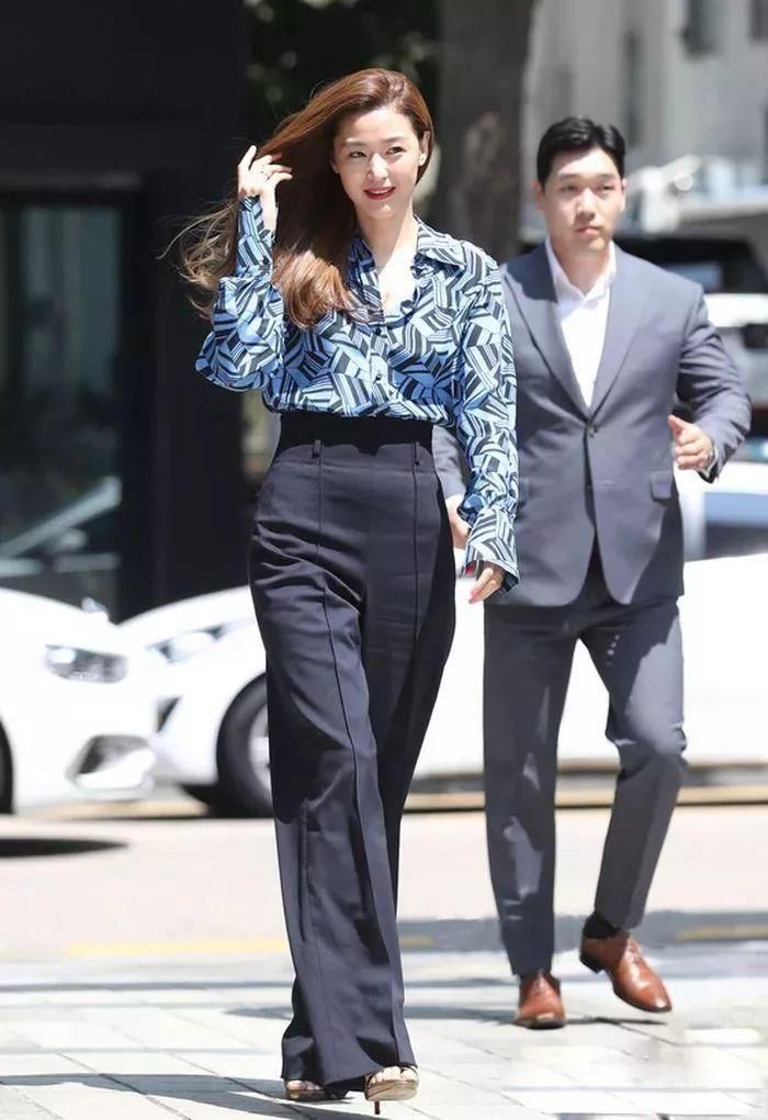 初秋穿阔腿裤，这3款绝不能碰!谁穿谁矮胖...