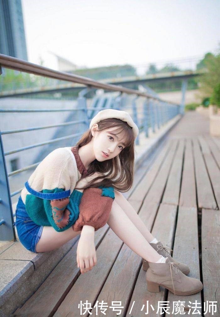 「宛如」小姐姐的这身穿搭,展现出潮流的时尚,宛如女王般气场十足