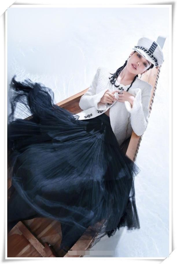 当杨幂和舒淇同登杂志封面，网友：终于见识到妩媚的最高境界了！