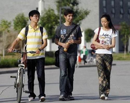 在国内定居的印度人, 他们是如何看待中国? 可能会让你感到意外!