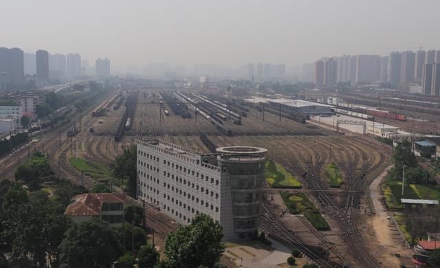 亚洲最大火车站，拥有100多条轨道，是我国火车路线“心脏”？