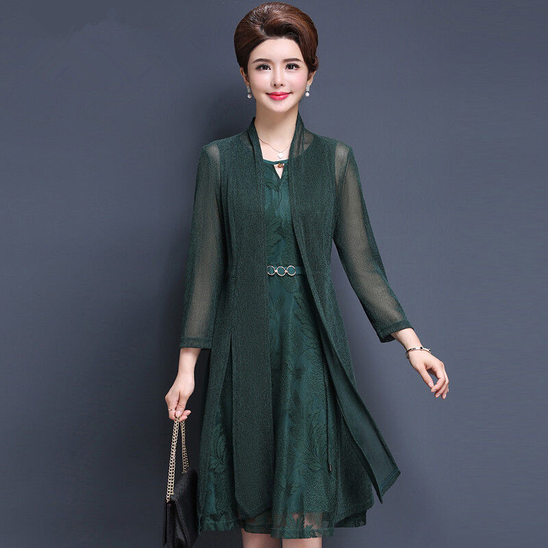 谁说6070后女人老?瞧瞧下图，52岁妈妈这打扮，年轻美的慌