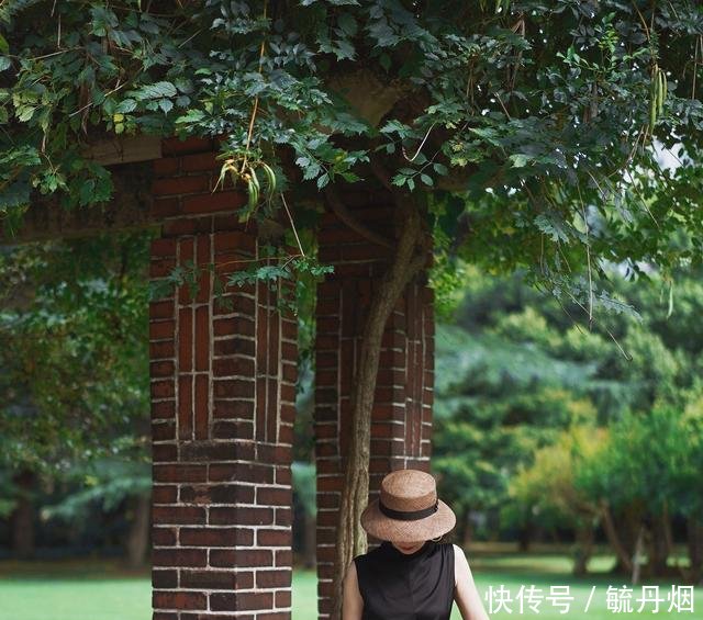  『值得』50岁之后怎么穿好看三木妈妈的日常搭配很值得学习，气质又减龄