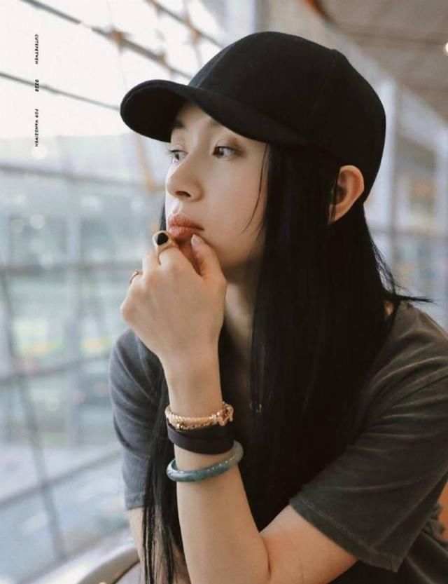  『特别』女孩2020年不必选这2种头型了，显脸大不用说，还土！特别是在是后一种