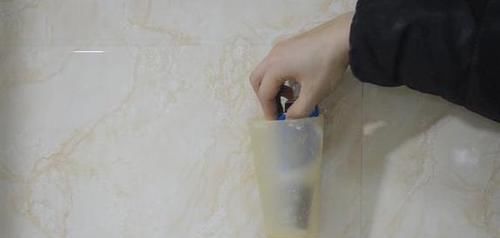  『拖把』现在才知道，卫生间粘个长尾夹的好处，居家又实用，不妨来看看