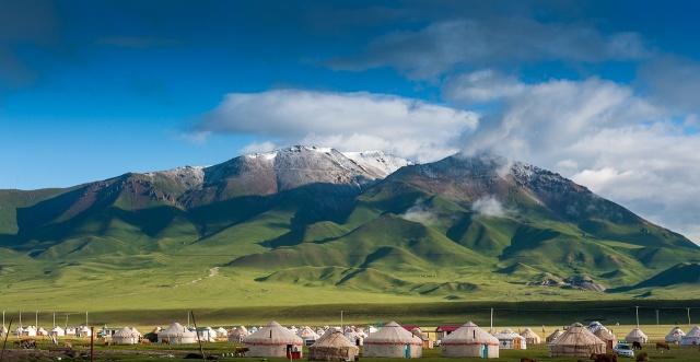新疆的快递为何不包邮？了解一下新疆有多大，成本比快递还要贵！