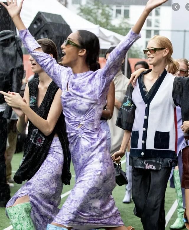 鳄梨种子■在家闭门不出的Bella Hadid,原来是在“搞绿色”?