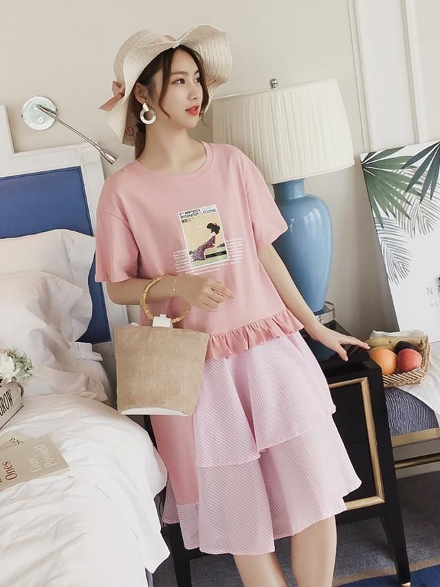 颇具设计感的休闲范连衣裙，穿上它你就是人群中时尚的那个