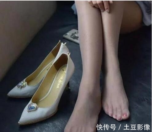 『着不同』尖头细高跟鞋,走出优雅的姿势,有着高挑自在美!