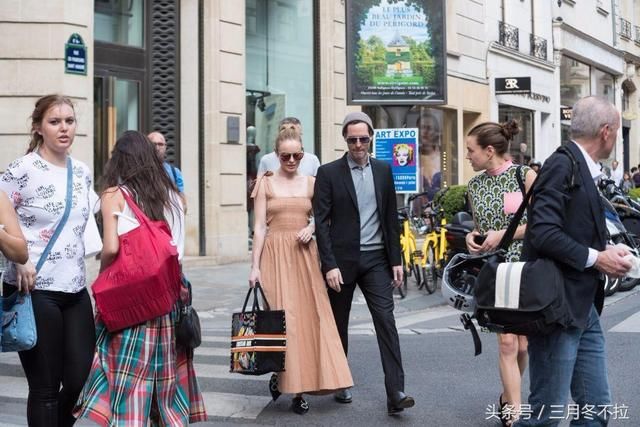 凯特博斯沃茨吊带长裙逛巴黎 牵手老公大秀恩爱，这不是凯特王妃