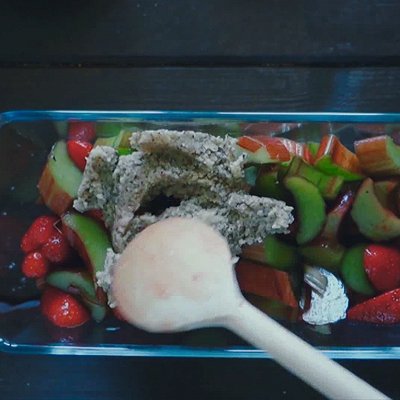  『香草荚』【安卡西厨】香草味大黄草莓核桃碎甜点