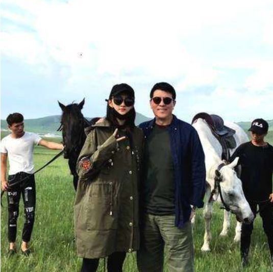 我摸清了关晓彤的套路，现在想去推倒鹿晗