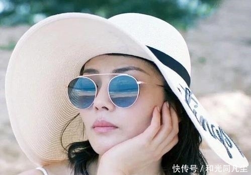 『没商量』防晒霜涂错会变黑!女生们要注意这“4个”误区,不然晒黑没商量