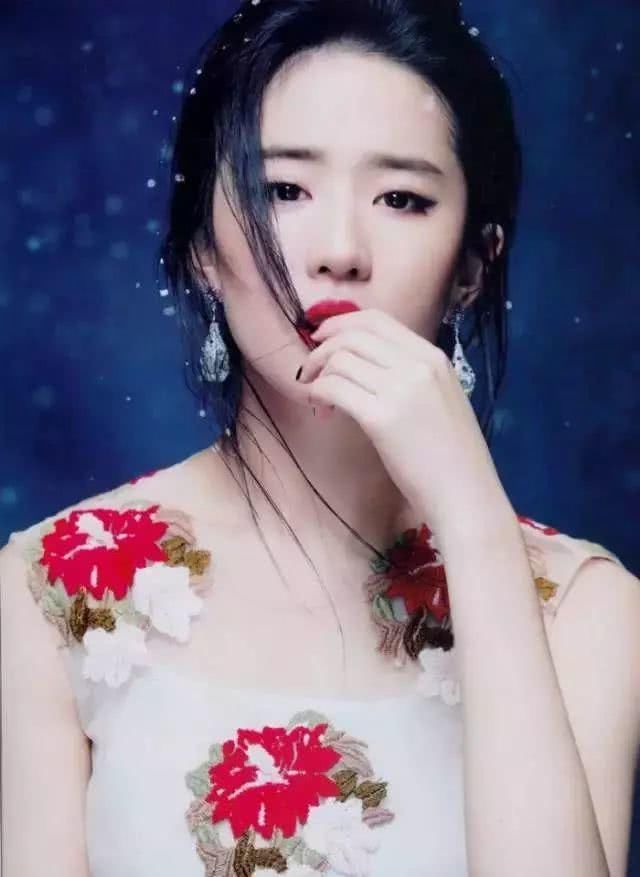  液体腮红■打造高级感妆容，你必须get的化妆重点！