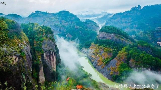华东的这座山, 福建江西两省交界, 有着“奇秀甲东南”之美誉