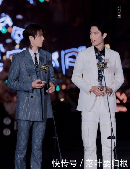 星光大赏赵丽颖杨幂同台