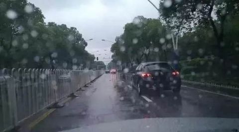 红色预警！台风“利奇马”今晚登陆山东！济南下午到夜间有大雨到
