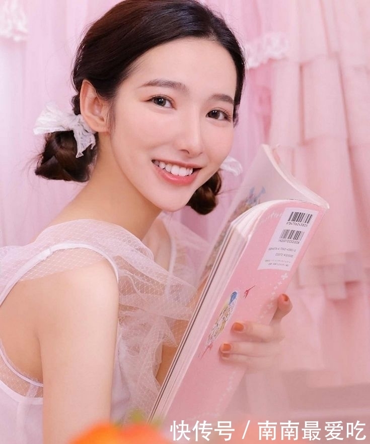 美女|性感美女时尚写真,麻花辫蕾丝外套白皙皮肤修长美腿,养眼吸睛!