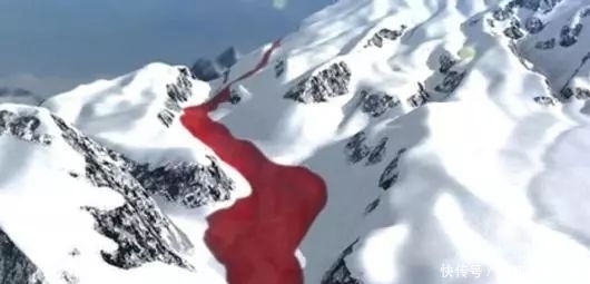 南极有条神奇的瀑布 颜色呈现血红色 每隔一段时间就会出现