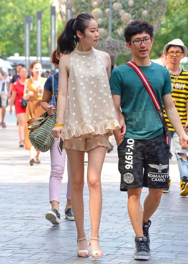 街拍路人,艳压群芳的时尚穿搭参考,让你美得气宇非凡